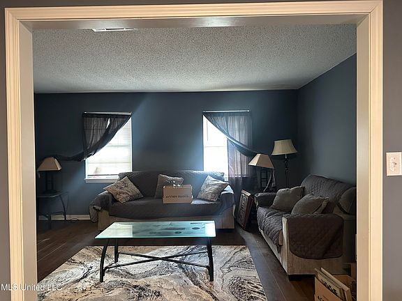 5th image of 1156 Garden Park Dr