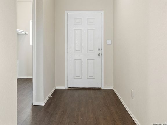 3rd image of 4118 Winchester Cove