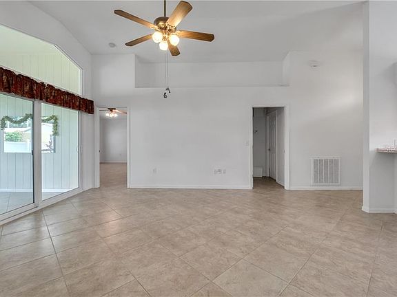 5th image of 5863 Breakwater Dr