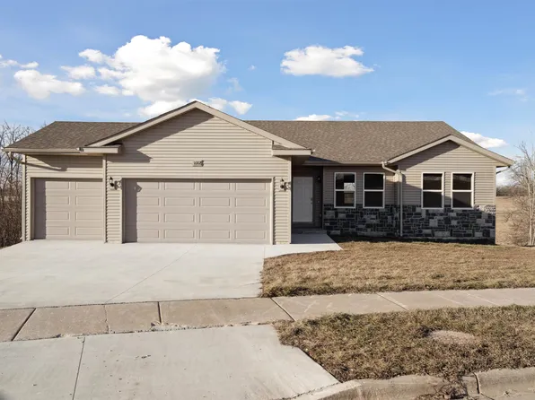 1682 Cornerstone Cir, Platteville, WI 53818