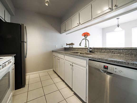 2nd image of 210 Wilshire Dr APT A