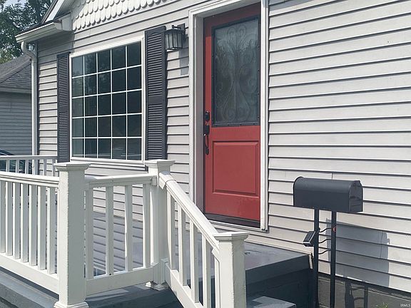 3rd image of 1411 S Parker Dr