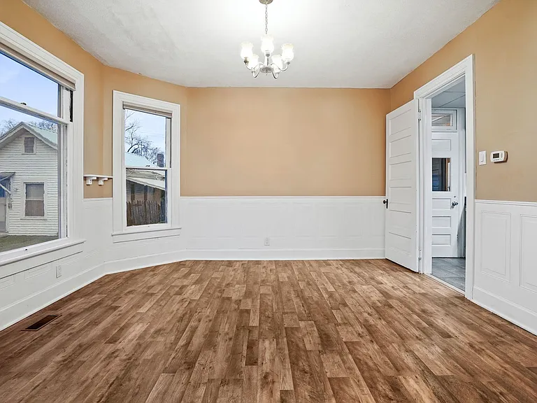 76 Commodore St — Photo 9