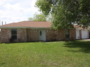 6115 Stoneybrook St, Angleton, TX 77515