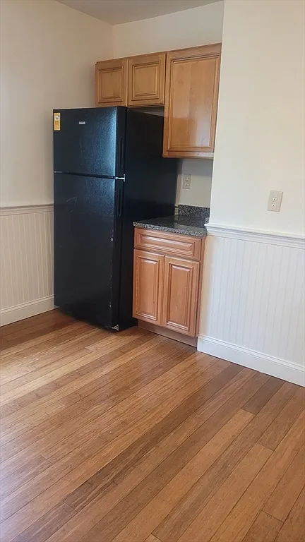 4 bed, 1.0 bath, 1000 sqft, $3,150 — Photo 4