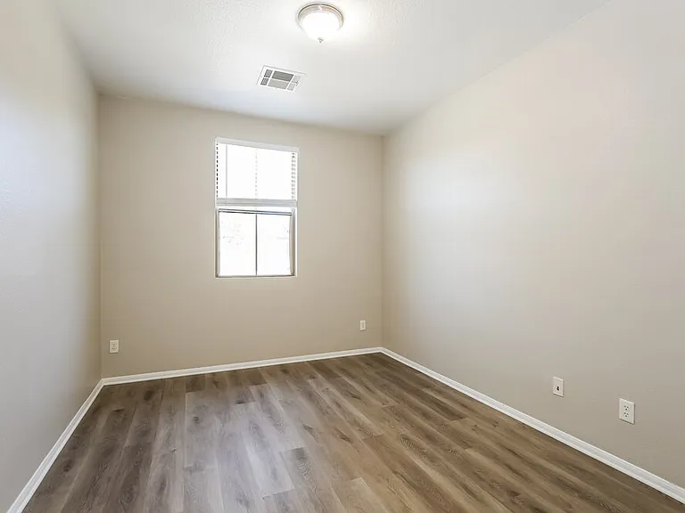 4344 Desert Home Ave — Photo 8