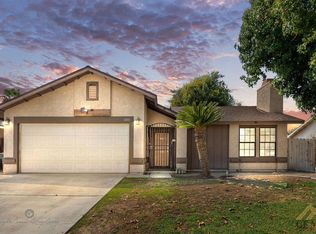 6001 Charmain St, Bakersfield, CA 93313