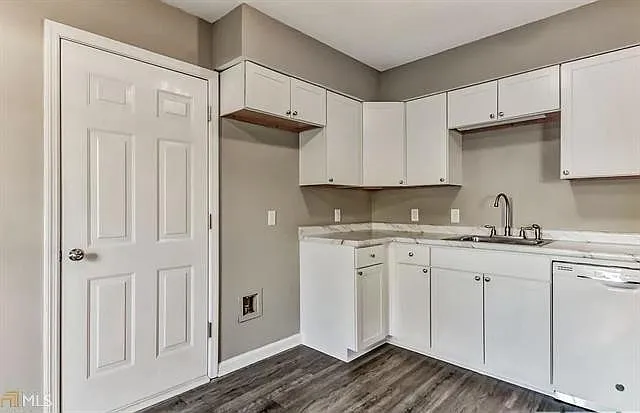 802 South Rogers Street — Photo 3