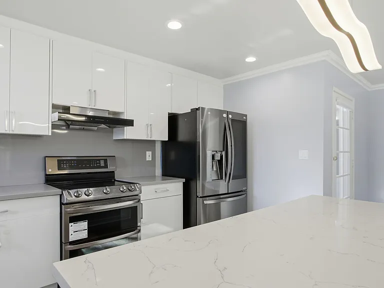 12610 Paseo Flores — Photo 8