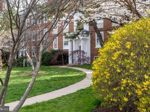 3621 39th St NW APT C321, Washington, DC 20016