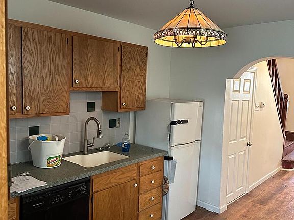 2nd image of 2982 Salmon St