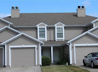 5705 NW Sunrise Meadow Cir #51-B, Lees Summit, MO 64064