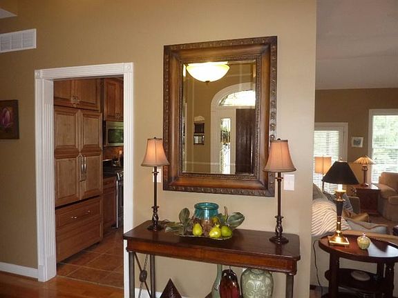 5th image of 2405 Healy Ln