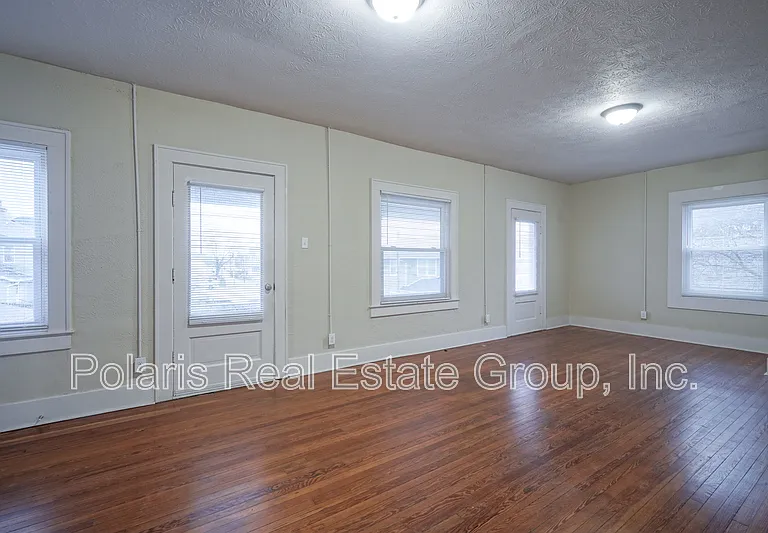 208 W Williams St — Photo 9