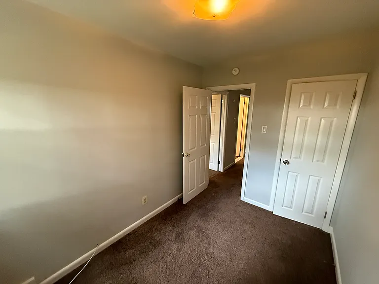71 Suburban Ln — Photo 8