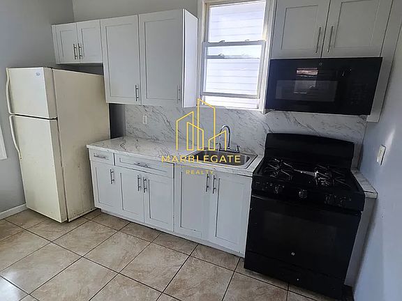 2nd image of 746 S 16th St #2AZ