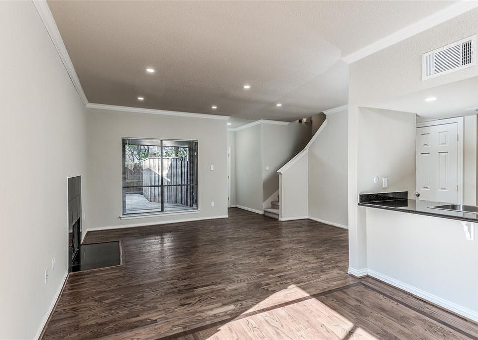 1st image of 1920 Augusta Dr Unit 12