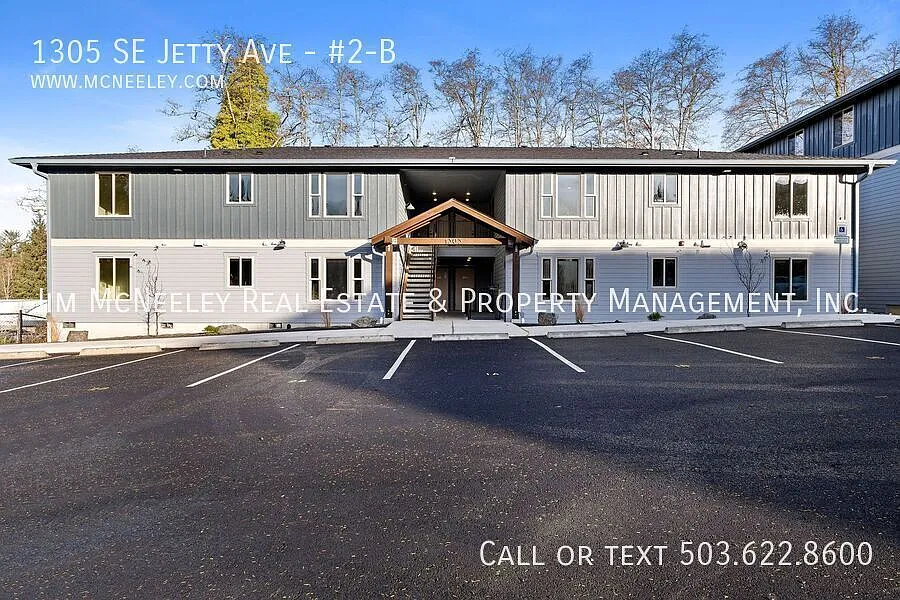 Building Photo - 1305 SE Jetty Ave #2-B