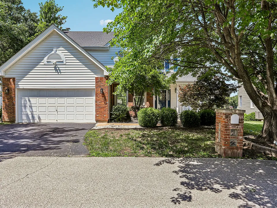 1915 Walden Pond Ct