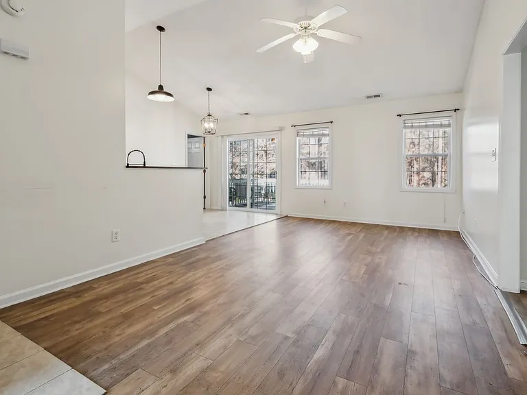 106 Waterfall Dr — Photo 8