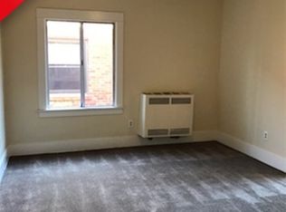 636 W 8th St, Long Beach, CA 90813