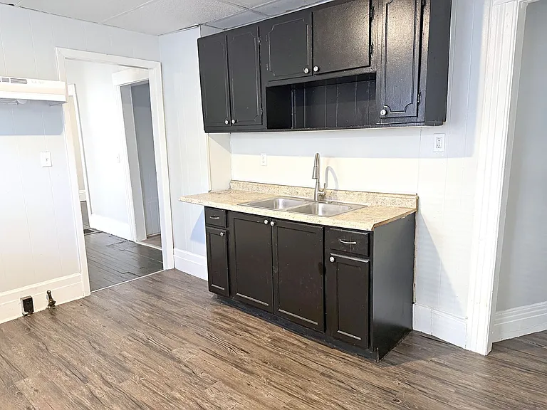 158 Mohawk St — Photo 4