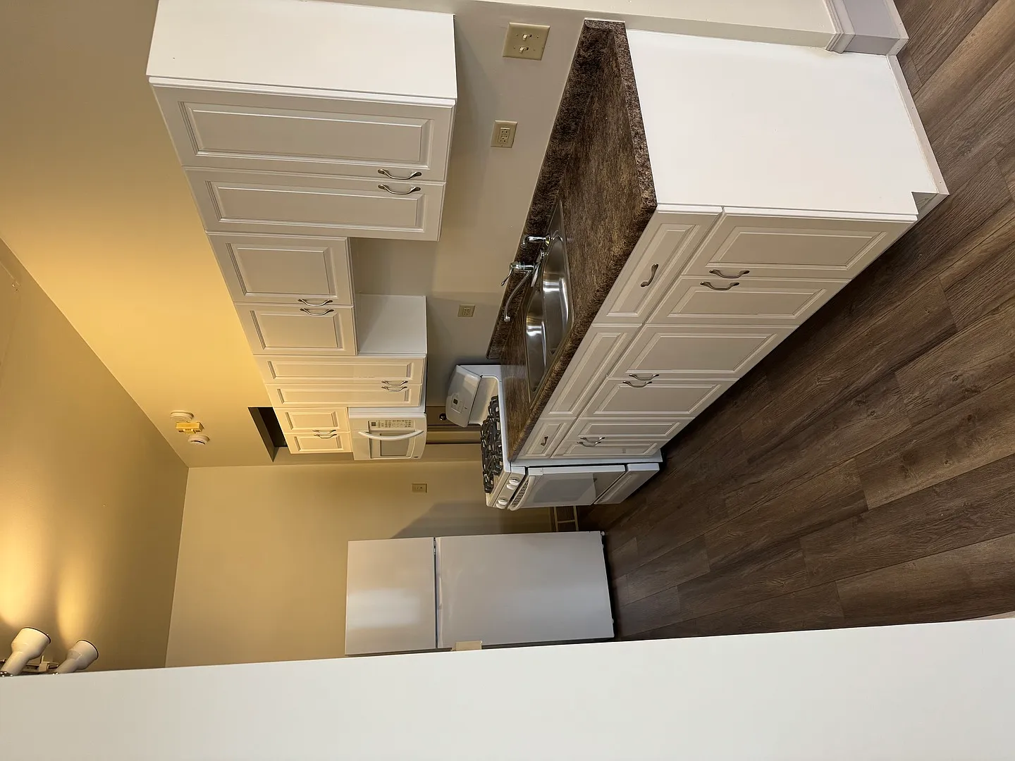 1 bed, 650 sqft, $1,500 — Photo 4