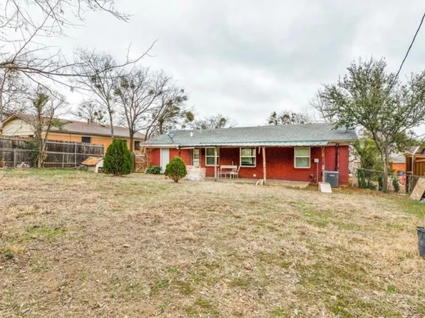 4744 Richard St, Forest Hill, TX 76119