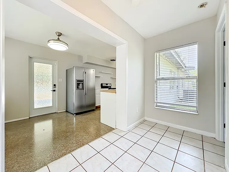 5342 Adanson St — Photo 40
