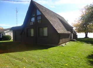 160 Cessna Dr, Put In Bay, OH 43456