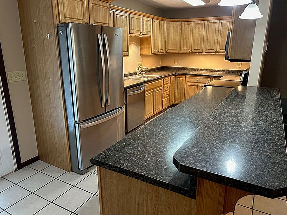 Kitchen with Breakfast Bar