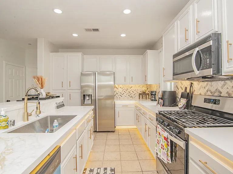 26876 Alta Mira St — Photo 19