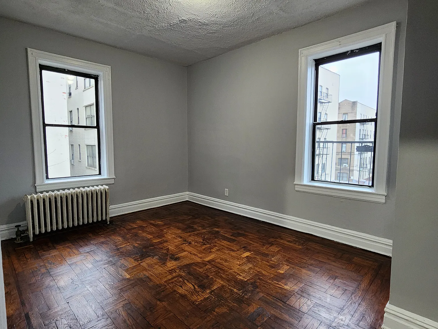 118 Corbin Ave — Photo 2