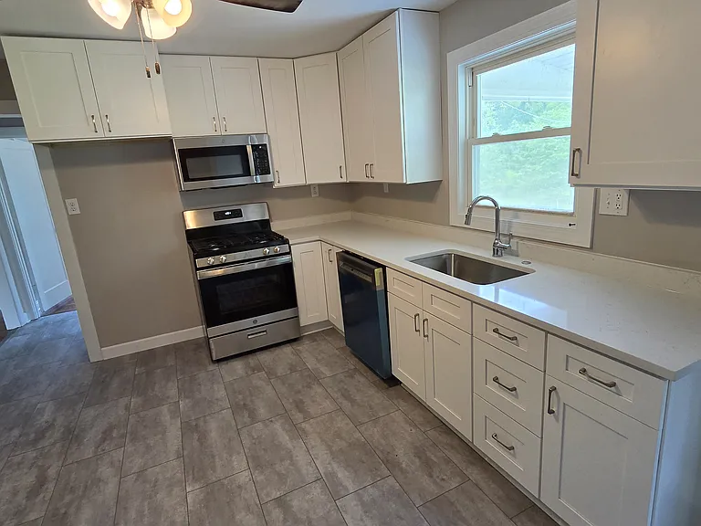 3450 Westridge Ln — Photo 3