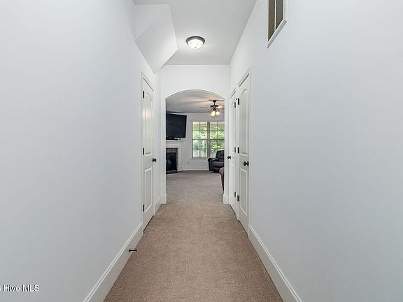 4th image of 1628 Cedar Hill Drive
