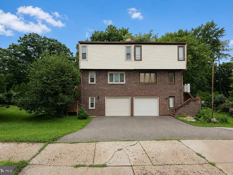 124 Hamlet Dr