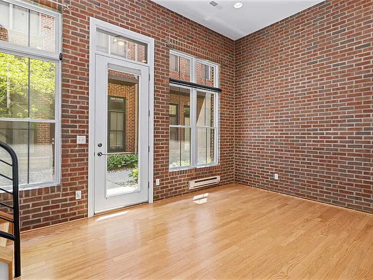 420 Lewis Ct — Photo 6