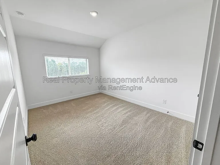 4400 Elm Springs St — Photo 16