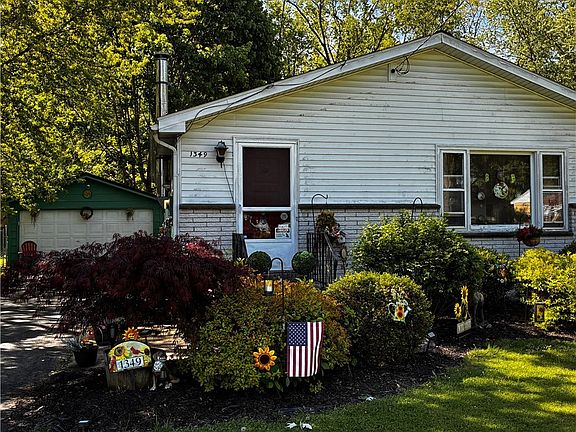 4th image of 1349 Sisson Dr