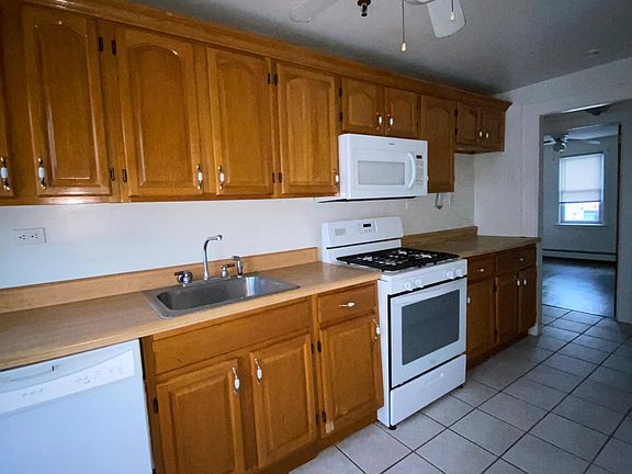 2nd image of 20 Delaware Ave APT 3