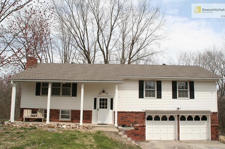 This home is move in ready. New carpet throughout. Nothing to do but move in.