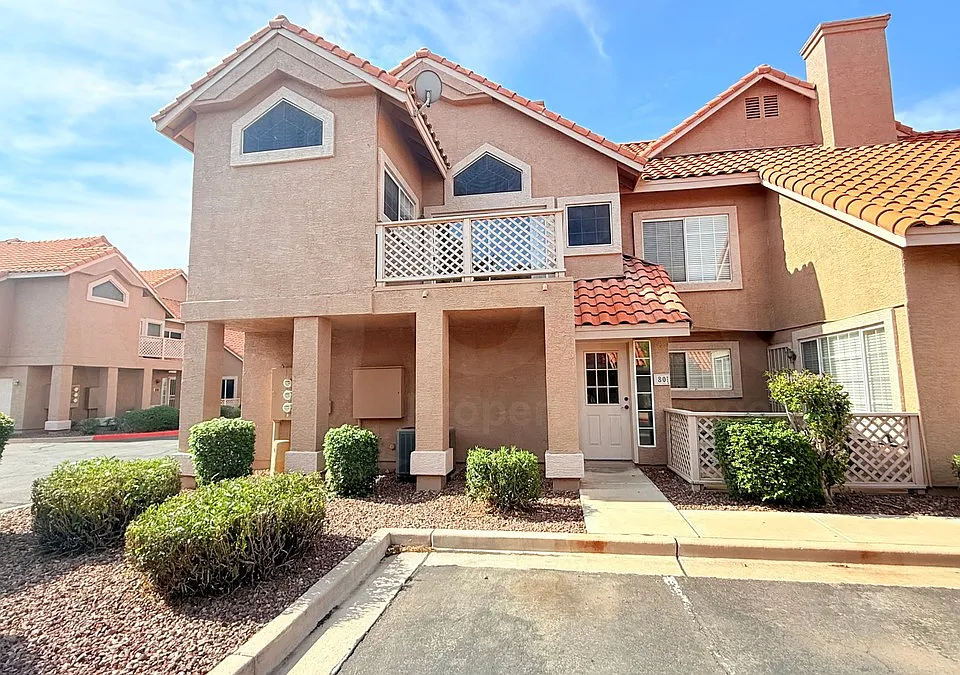 1633 E Lakeside Dr #80