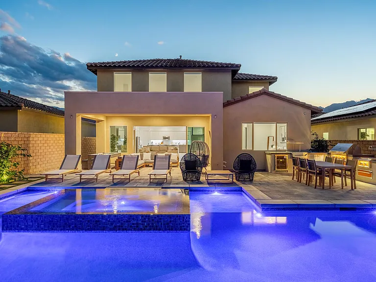 Private Pool and Spa