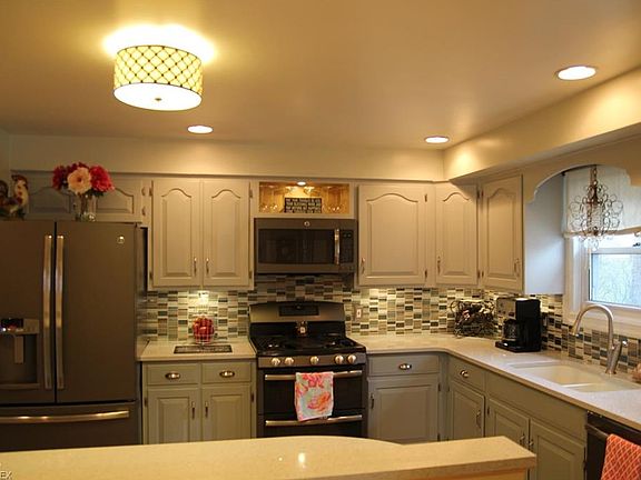 2nd image of 1151 Bonnie Pl