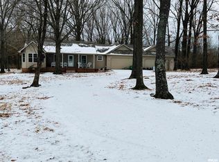 650 Old Broughton Rd, Eldorado, IL 62930