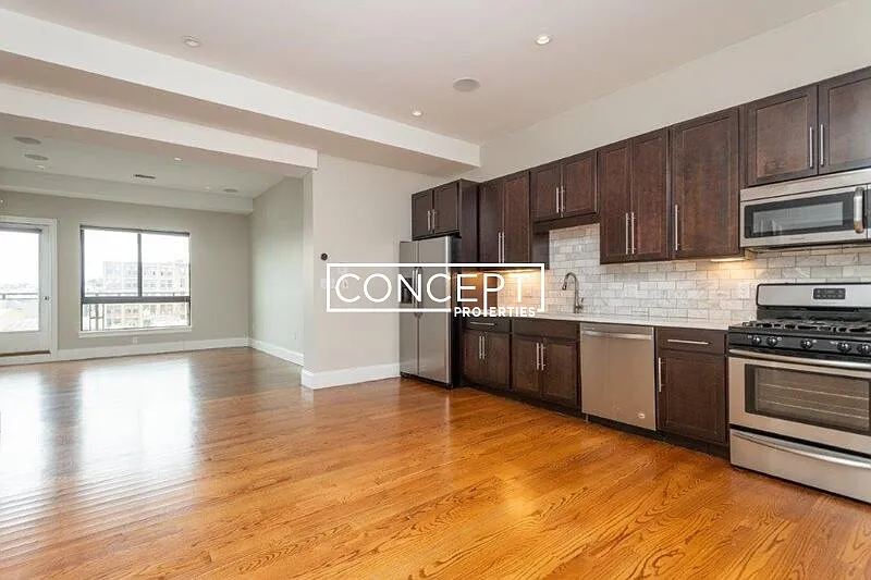 2 bed, $4,650 — Photo 1
