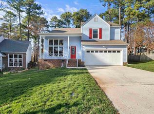 112 McIntire Ln, Cary, NC 27513