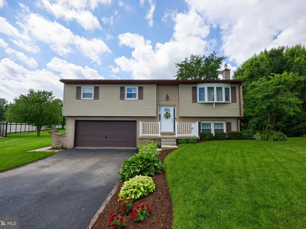 412 Buttercup Dr, Ephrata, PA 17522