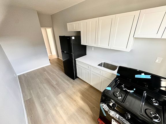 5th image of 115 Belgrove Dr #36
