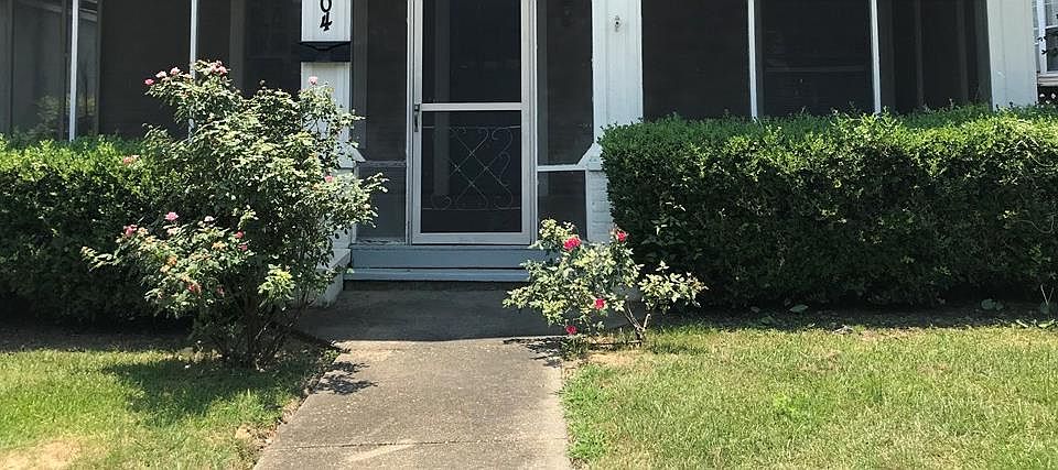 2nd image of 804 W 5th St